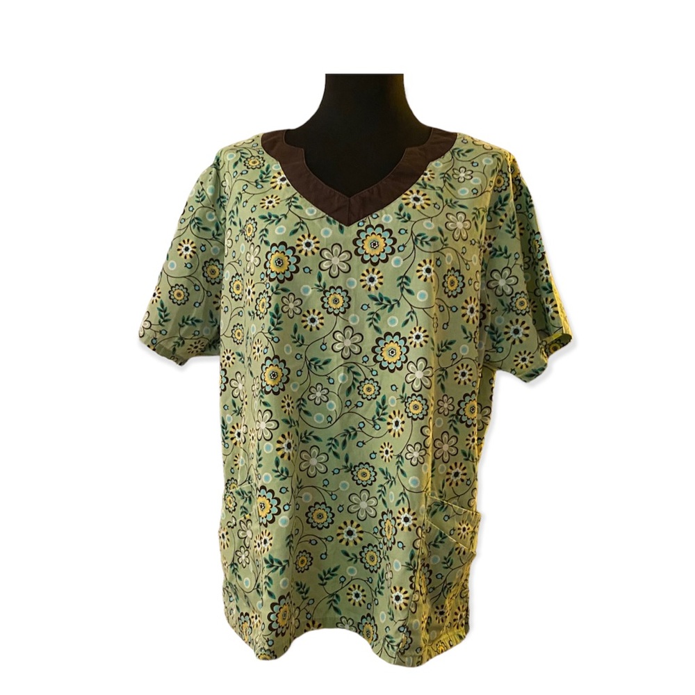 Women’s Green Floral Scrub Top (XL)